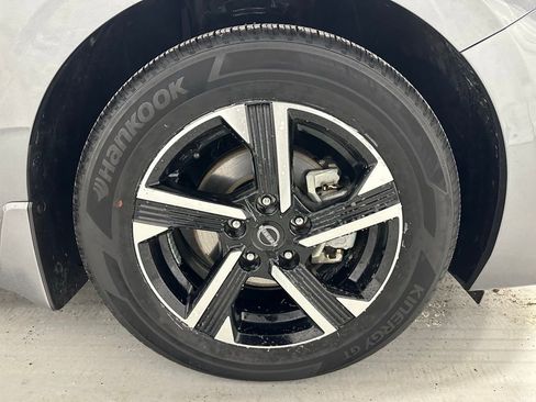 Used 2025 Nissan Sentra SV image 58