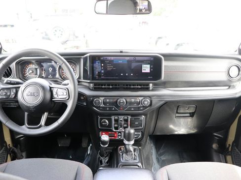 Used 2026 Jeep Gladiator Rubicon AWD/4WD image 16