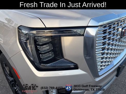 Used 2022 GMC Yukon XL Denali w/ Denali Premium Package AWD/4WD image 5