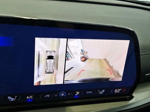 New 2026 Chevrolet Traverse LT w/ Midnight/Sport Edition image 21