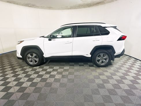 Used 2024 Toyota RAV4 LE AWD/4WD image 6