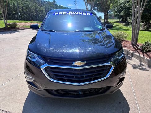 Used 2019 Chevrolet Equinox LT FWD image 2