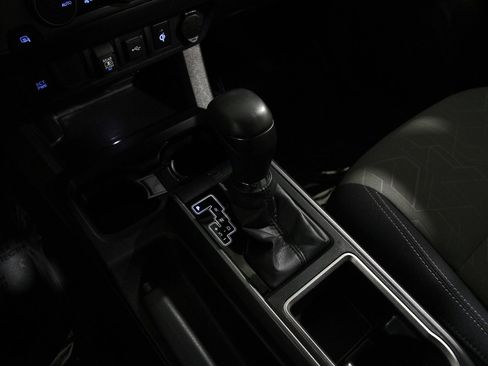 Used 2023 Toyota Tacoma TRD Off-Road image 19