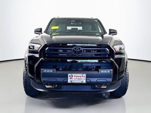 Used 2025 Toyota 4Runner SR5 AWD/4WD image 11