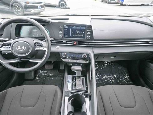 Certified 2025 Hyundai Elantra Blue image 14