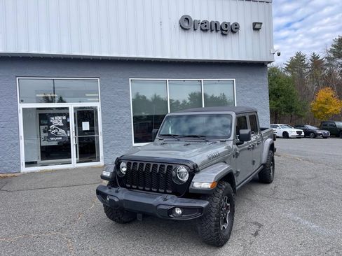 Used 2021 Jeep Gladiator Sport AWD/4WD image 2