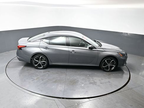 Used 2024 Nissan Altima 2.5 SR image 38