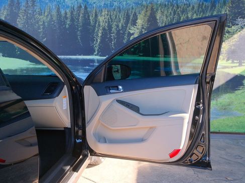 Used 2015 Kia Optima LX w/ Hybrid Convenience Package image 28