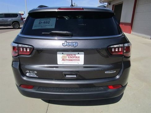 Used 2018 Jeep Compass Latitude AWD/4WD image 8