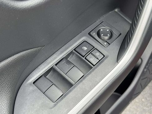 Used 2022 Toyota RAV4 LE FWD image 26