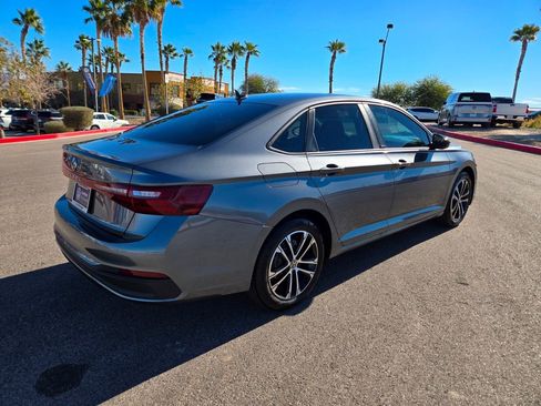 Certified 2025 Volkswagen Jetta Sport image 5