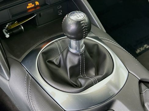 Used 2024 MAZDA MX-5 Miata Club RWD image 17