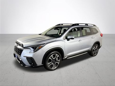 Used 2023 Subaru Ascent Limited AWD/4WD image 2