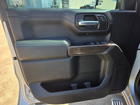 Used 2019 Chevrolet Silverado 1500 LT w/ Texas Edition image 11