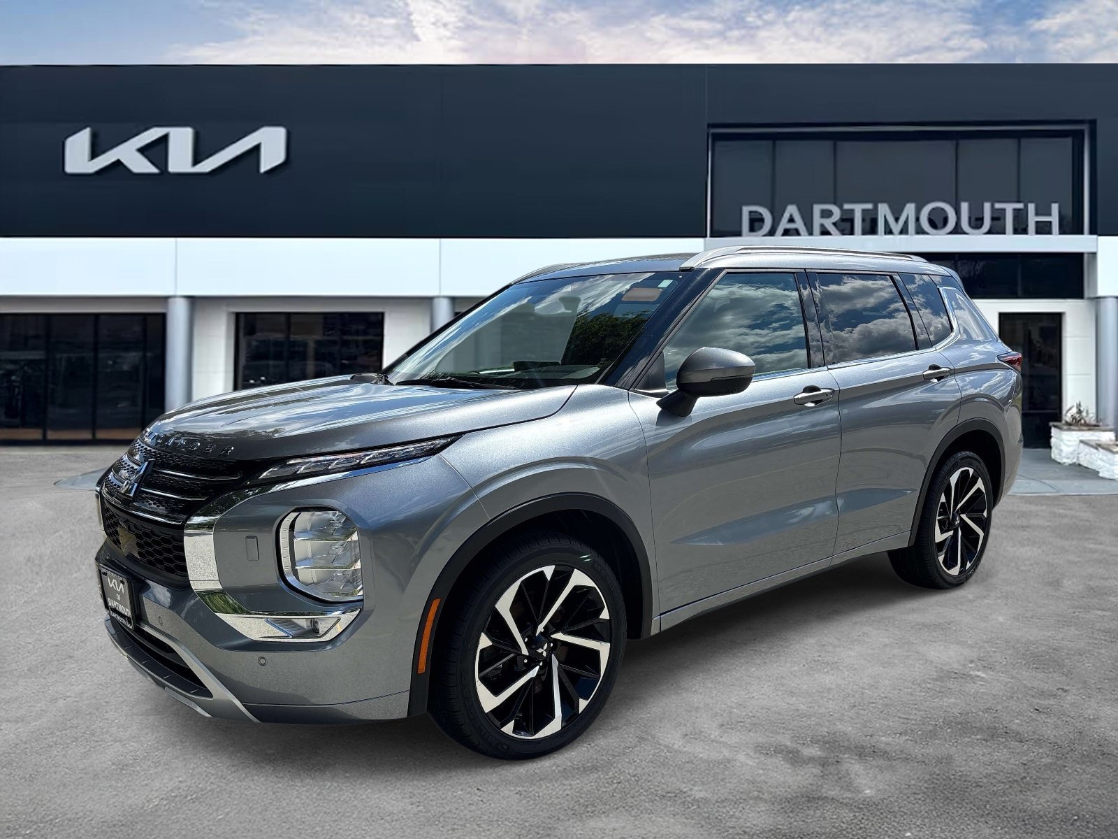 Used 2024 Mitsubishi Outlander SEL AWD/4WD image 1