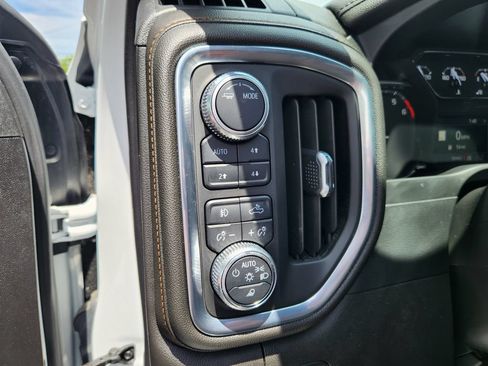 Used 2022 GMC Sierra 1500 AT4 w/ AT4 Preferred Package AWD/4WD image 25