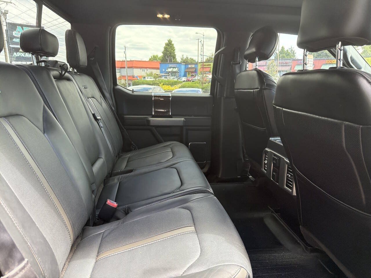 Used 2016 Ford F150 Platinum w/ Equipment Group 701A Luxury AWD/4WD image 20