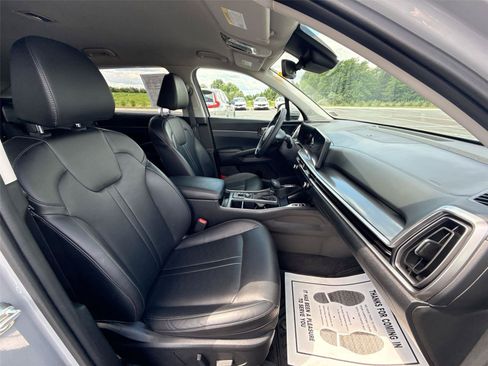 Used 2025 Kia Sorento EX AWD/4WD image 20