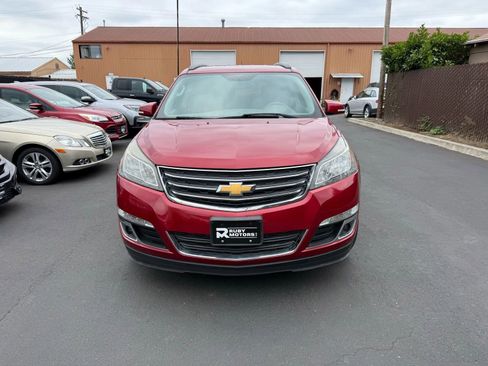 Used 2014 Chevrolet Traverse LT image 2