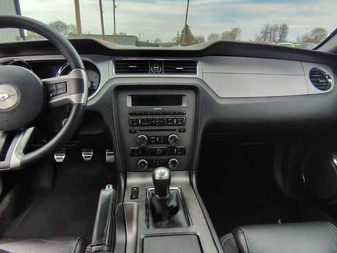 Used 2011 Ford Mustang Premium w/ 202A Rapid Spec Order Code image 19