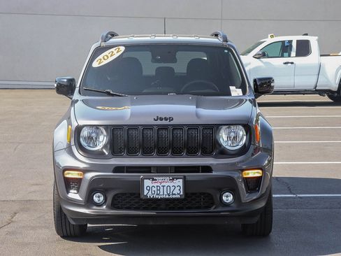 Used 2022 Jeep Renegade Altitude AWD/4WD image 2