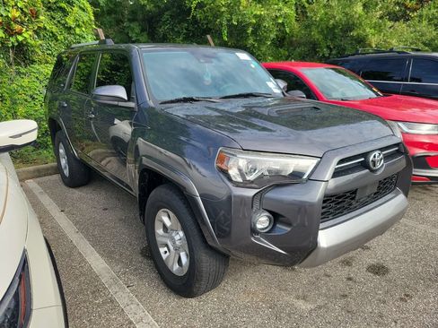 Used 2022 Toyota 4Runner SR5 AWD/4WD image 2