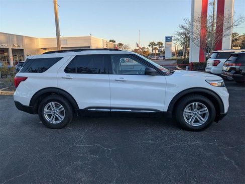 Used 2024 Ford Explorer XLT w/ Equipment Group 202A image 3
