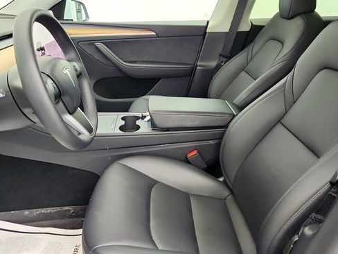 Used 2025 Tesla Model Y Performance image 24