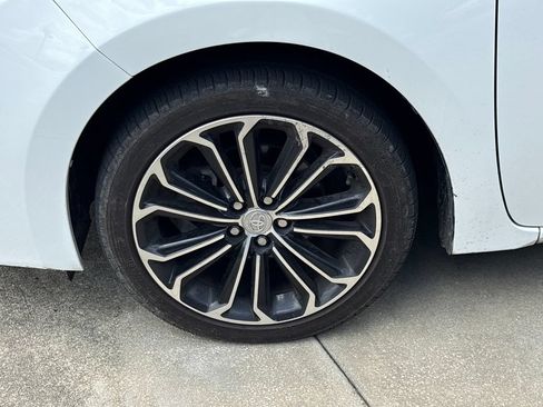 Used 2015 Toyota Corolla S FWD image 11