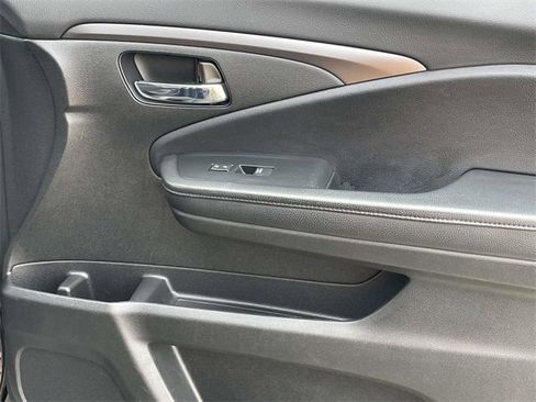 Used 2021 Honda Passport Sport image 16