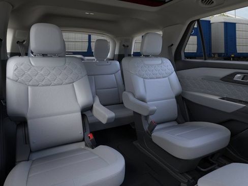 New 2026 Ford Explorer Platinum w/ LUX Leather Package AWD/4WD image 13