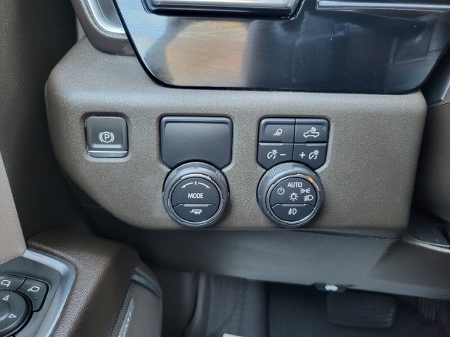 Used 2024 Chevrolet Silverado 1500 LTZ w/ LTZ Convenience Package II RWD image 18