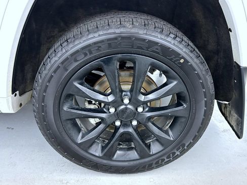 Used 2021 Jeep Grand Cherokee Laredo X AWD/4WD image 23
