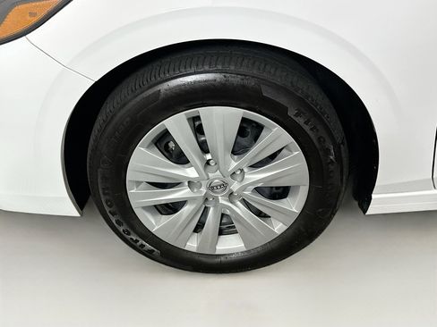 Used 2025 Nissan Sentra S FWD image 11