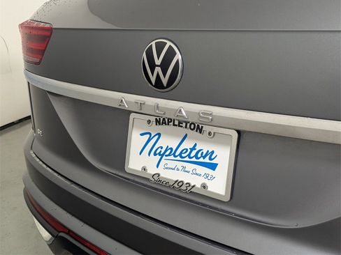 Used 2022 Volkswagen Atlas Cross Sport SE image 8