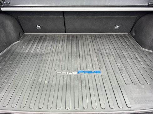 Certified 2022 Toyota Prius Prime Limited FWD image 15