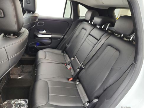 Used 2021 Mercedes-Benz GLA 250 4MATIC image 16