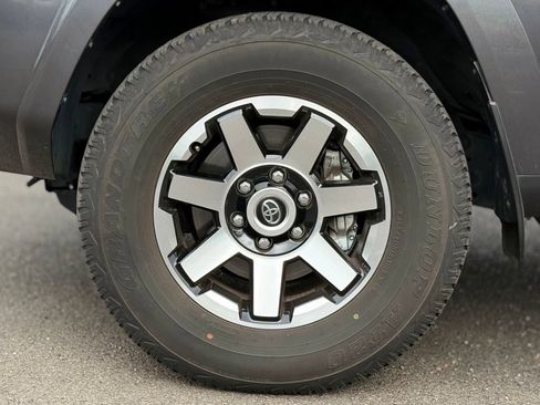 Certified 2023 Toyota 4Runner TRD Off-Road Premium w/ Moonroof Package AWD/4WD image 9