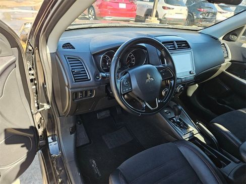 Used 2024 Mitsubishi Outlander Sport SE image 13