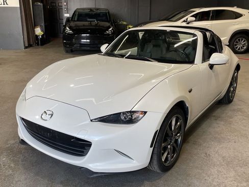 Used 2020 MAZDA MX-5 Miata RF Grand Touring RWD image 2