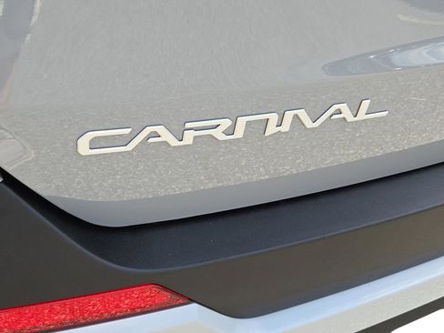 New 2026 Kia Carnival EX image 11