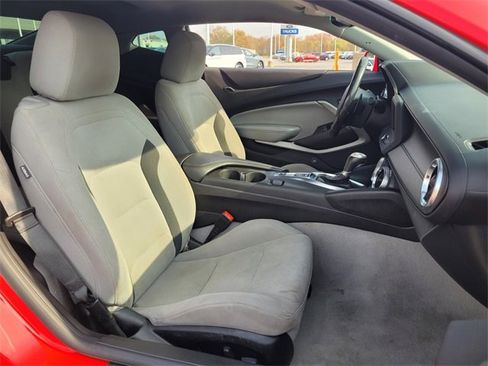 Used 2022 Chevrolet Camaro LT image 14