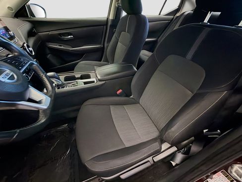 Used 2023 Nissan Sentra SV FWD image 11