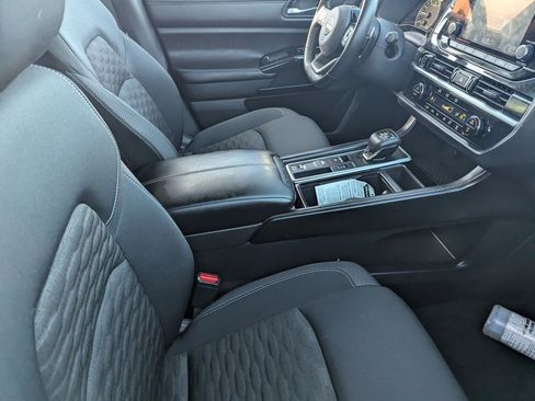 Certified 2022 Nissan Pathfinder SV w/ SV Black Package image 12