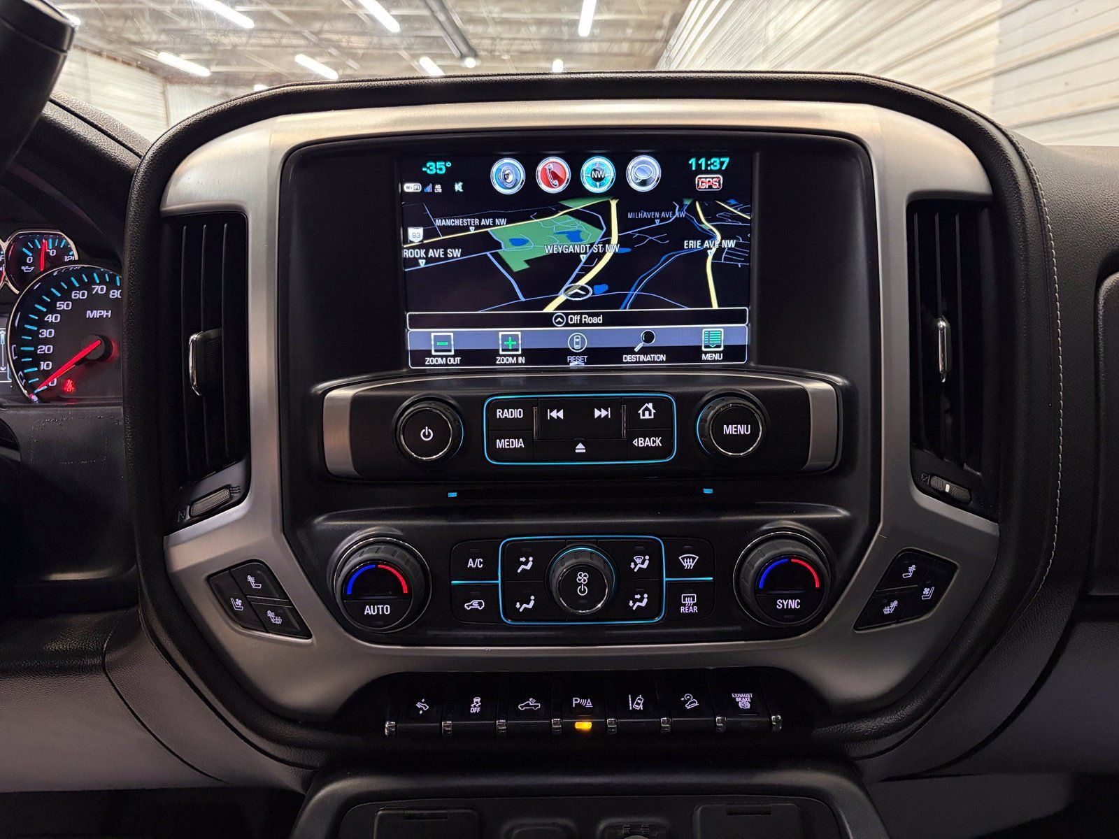 Used 2019 GMC Sierra 2500 SLT w/ Duramax Plus Package AWD/4WD image 18