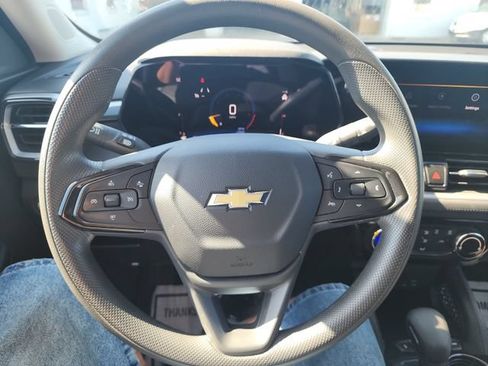 Used 2024 Chevrolet TrailBlazer LT AWD/4WD image 14