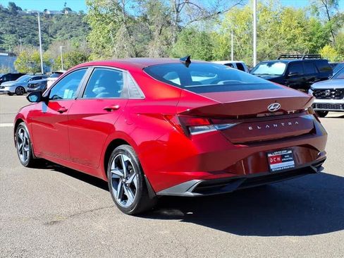 Used 2023 Hyundai Elantra SEL w/ Convenience Package FWD image 7
