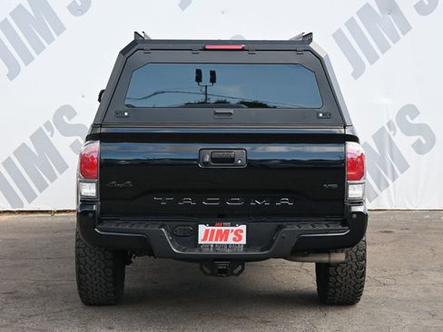 Used 2020 Toyota Tacoma Limited AWD/4WD image 5