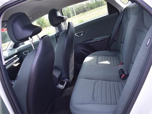 New 2025 Kia K4 EX image 15