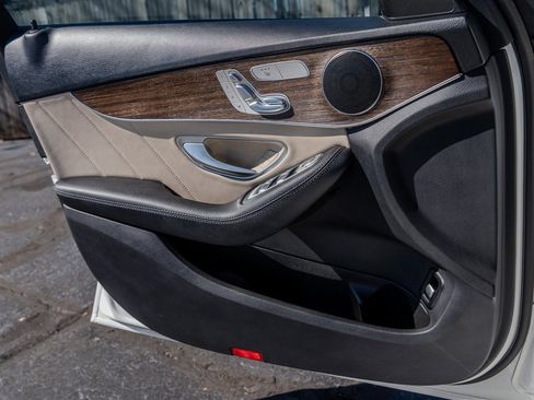 Used 2019 Mercedes-Benz C 300 Sedan image 25